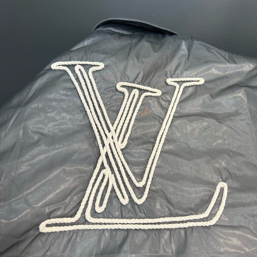 Blouson brodé en nylon