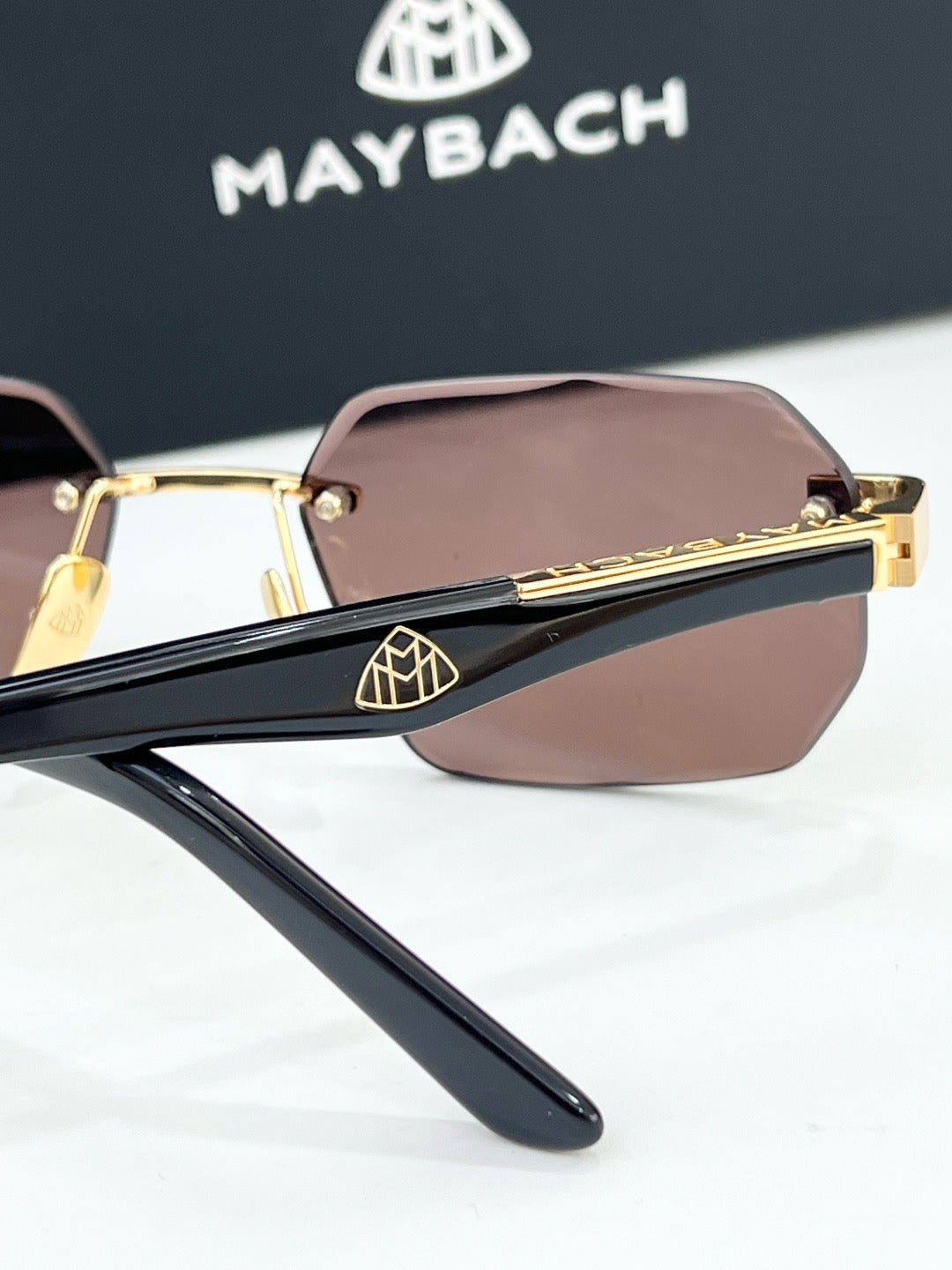 MAYBAC* THE ARTISTI