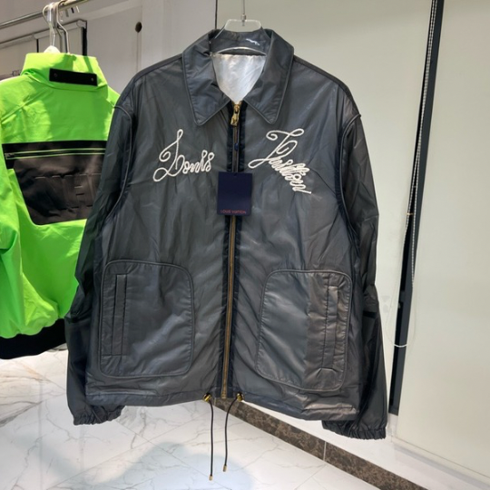 Blouson brodé en nylon