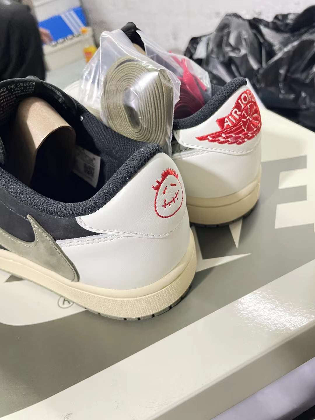 Air Jordan 1 Retro Low Travis Scott Olive