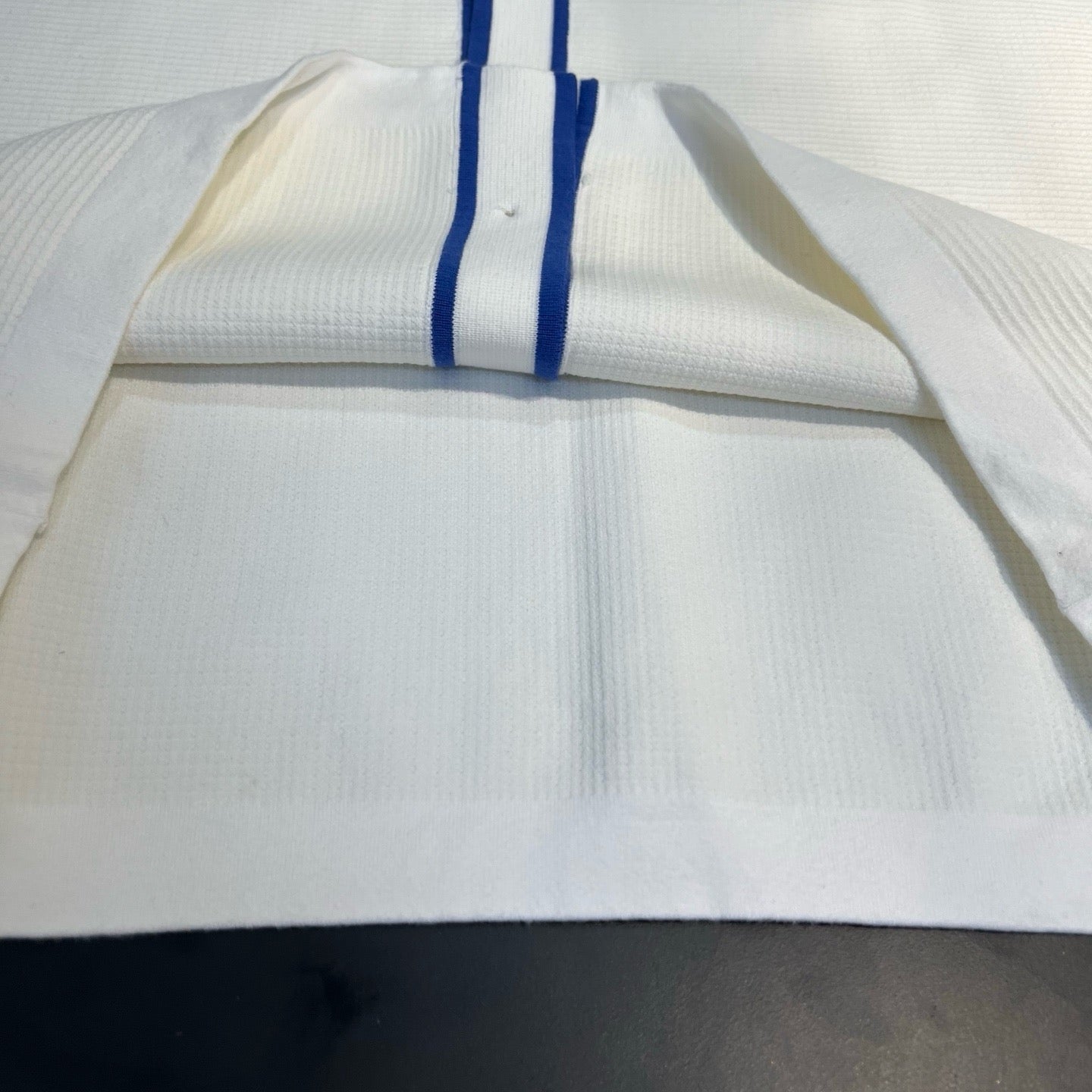Chemise manches courtes emblématique en maille gaufrée