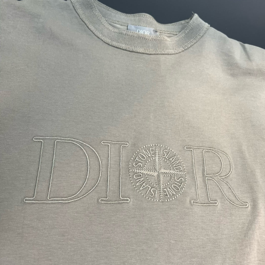 T-shirt - Dior and Stone Island, coupe oversize