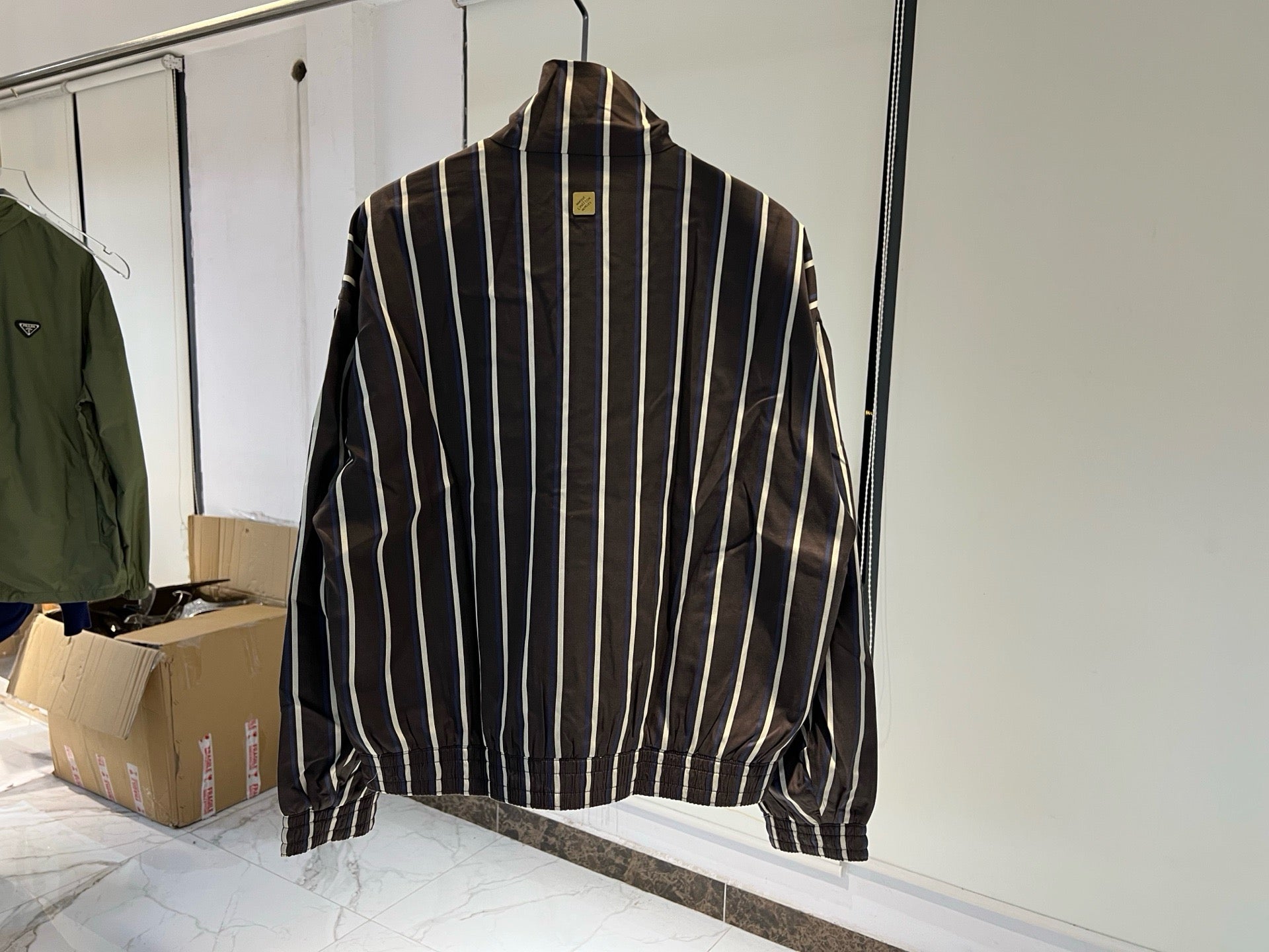 Veste de jogging rayée zippée