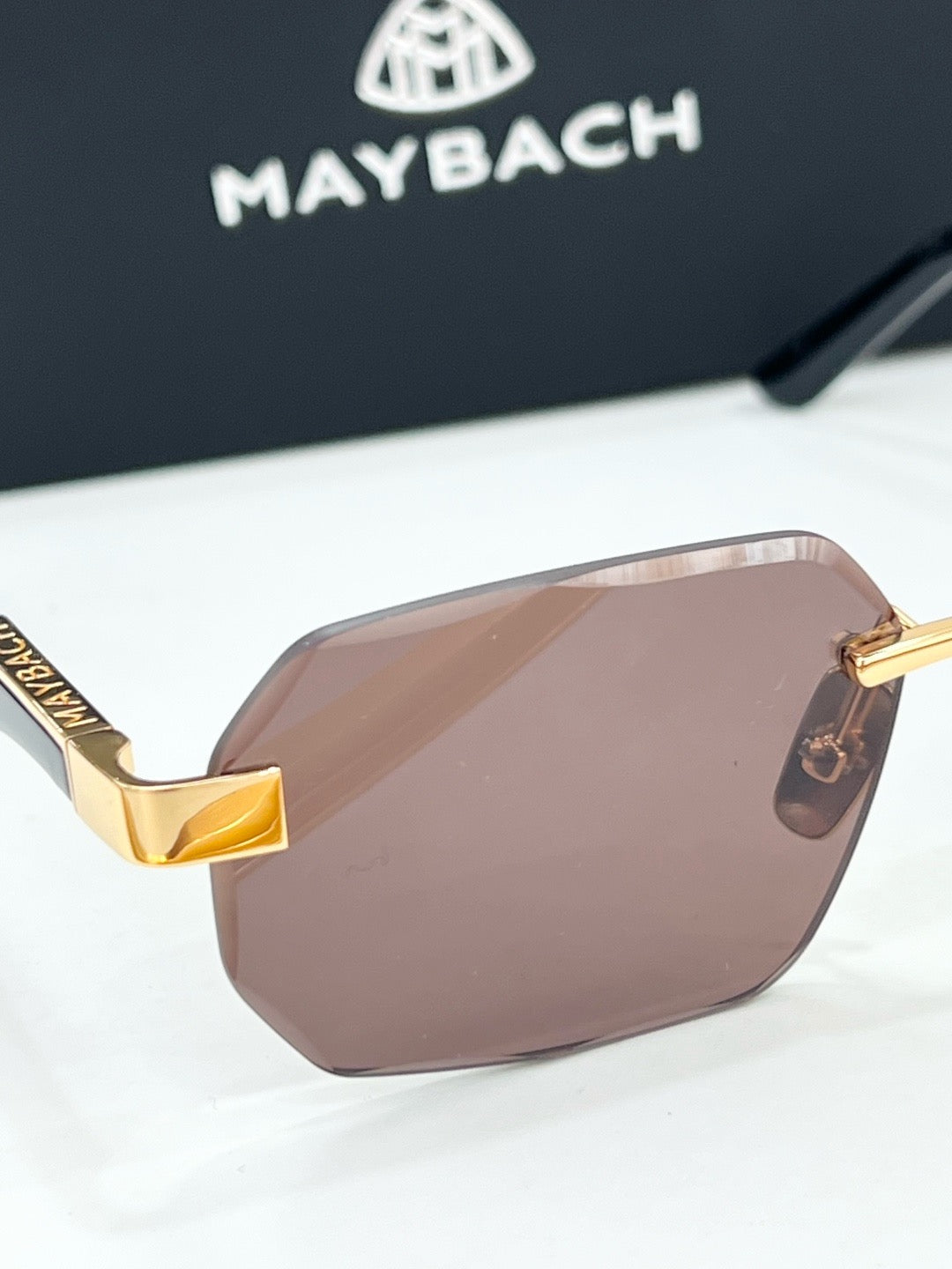 MAYBAC* THE ARTISTI