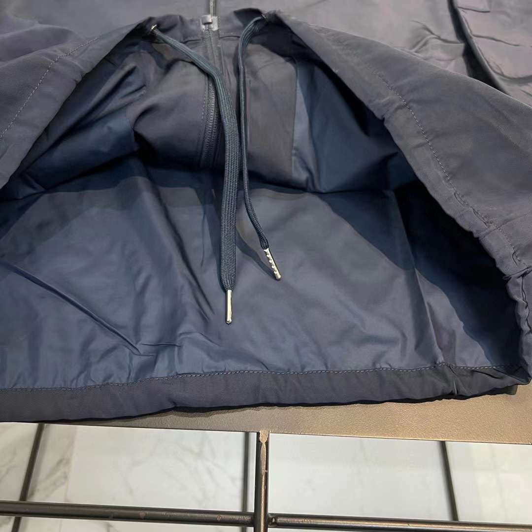 Prada veste zippée à plaque logo Bleu marine