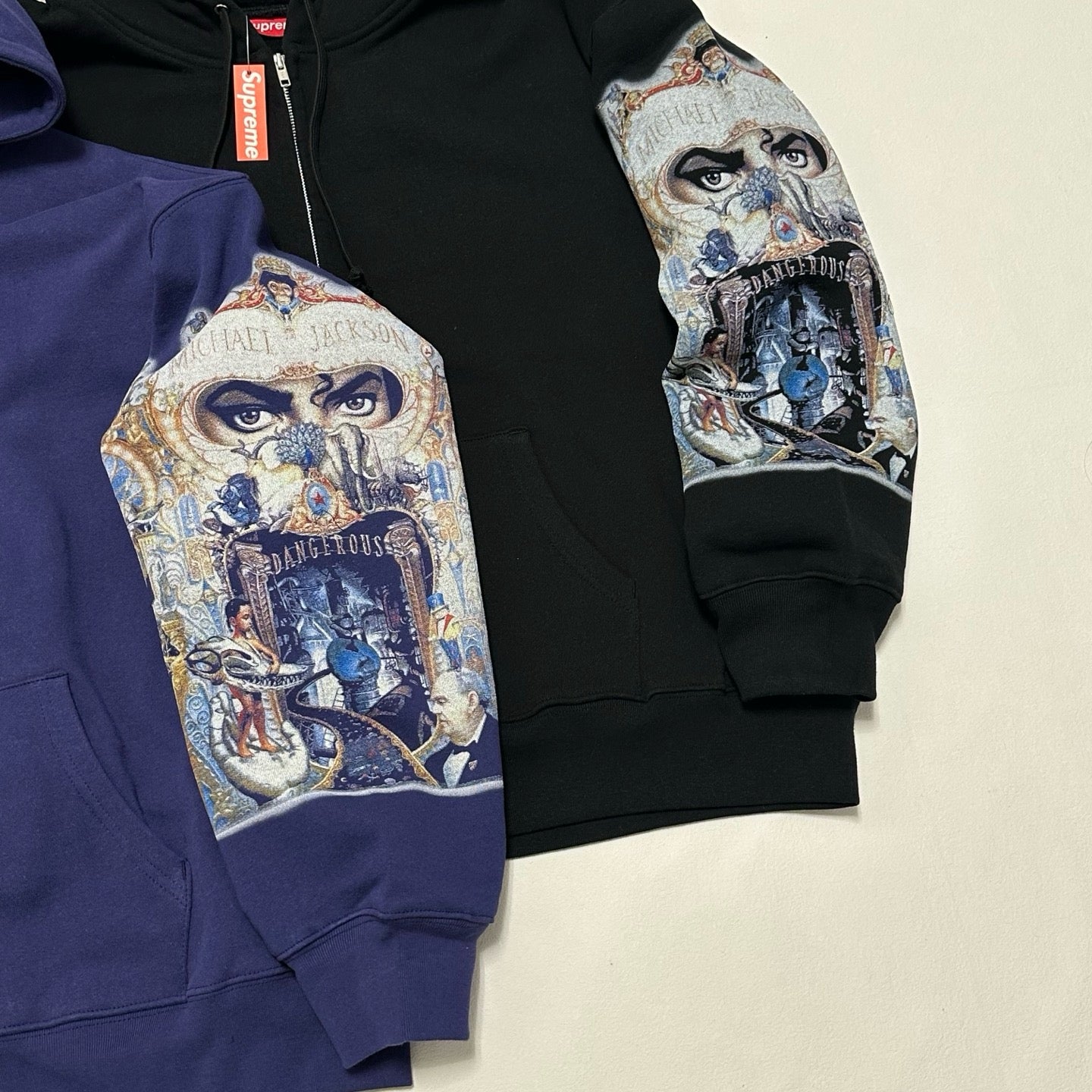 Hoodie
SUPREME X MICHAEL JACKSON
