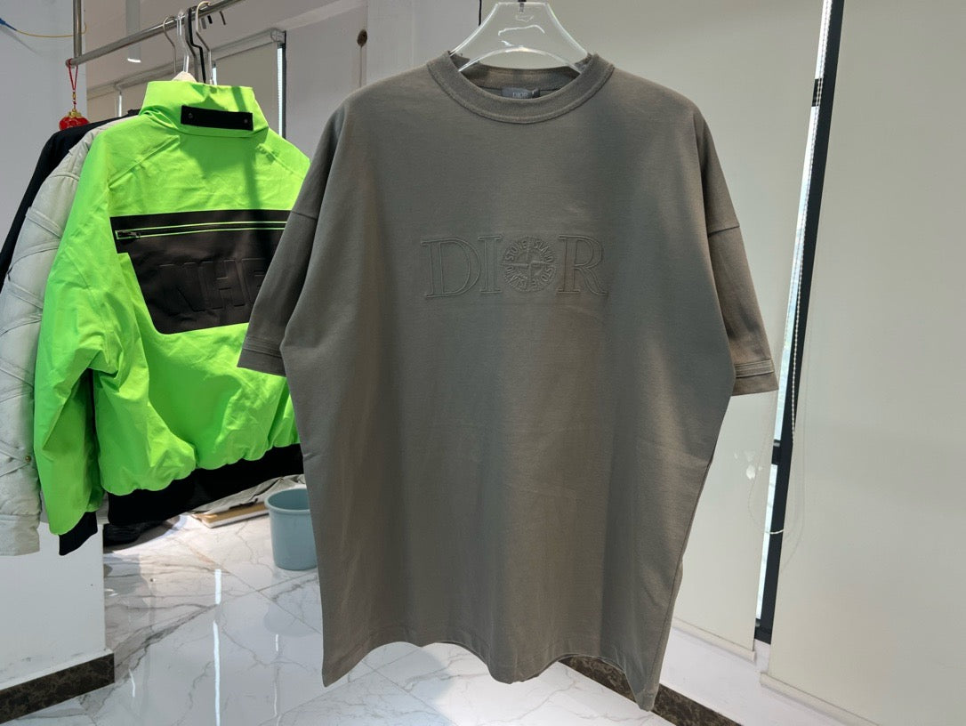 T-shirt - Dior and Stone Island, coupe oversize