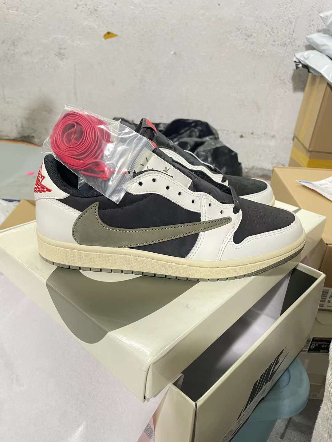 Air Jordan 1 Retro Low Travis Scott Olive