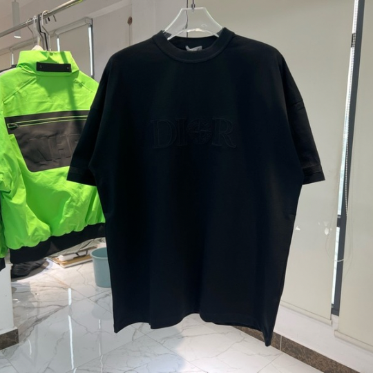 T-shirt - Dior and Stone Island, coupe oversize