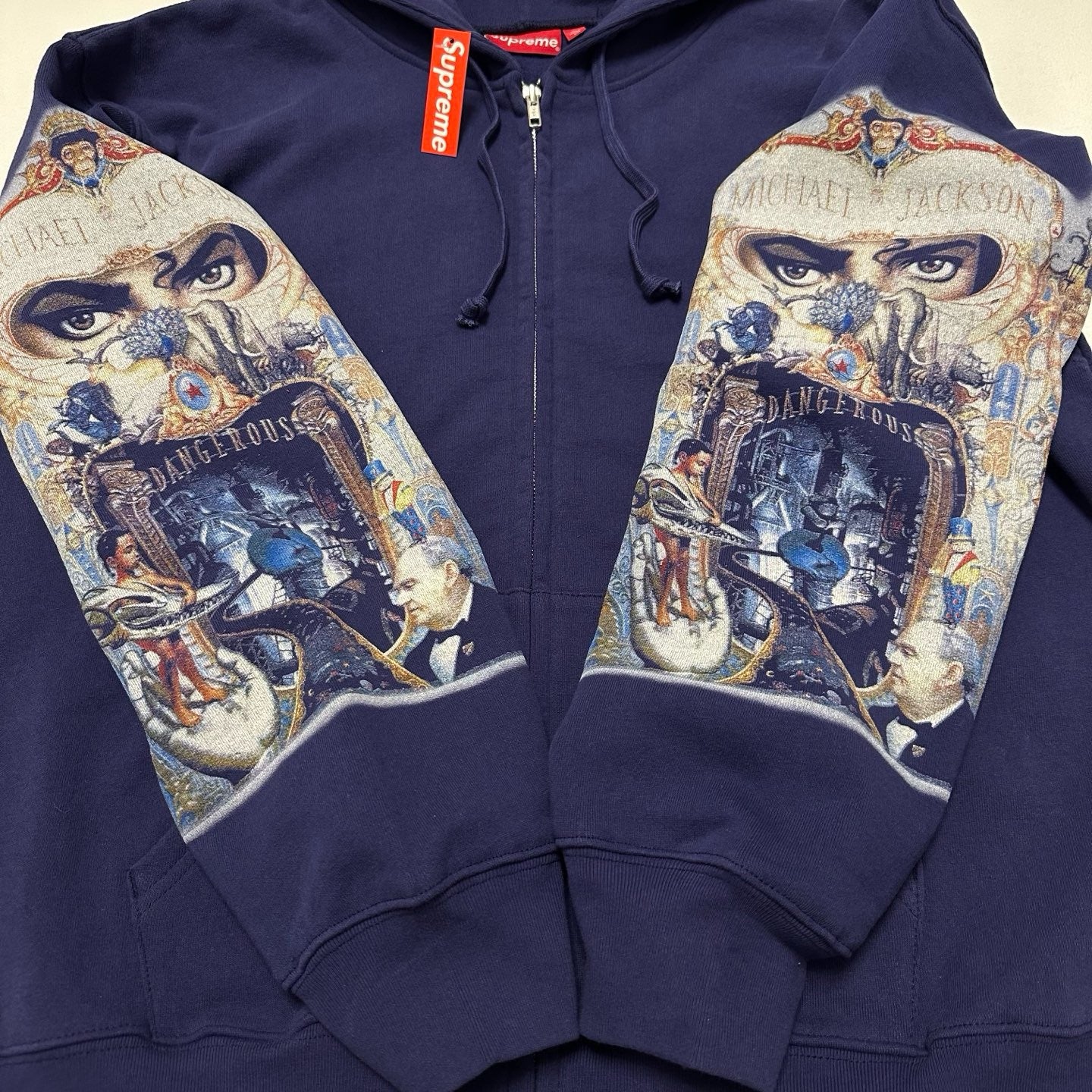 Hoodie
SUPREME X MICHAEL JACKSON