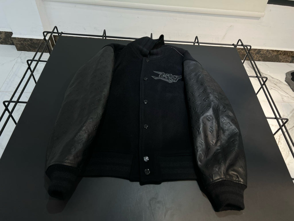 Blouson embossé monogram en cuir et laine