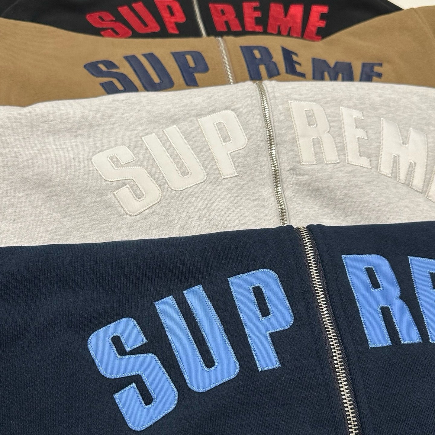 SUPREME FW25 ARC THERMAL LINED ZIP UP HOODED