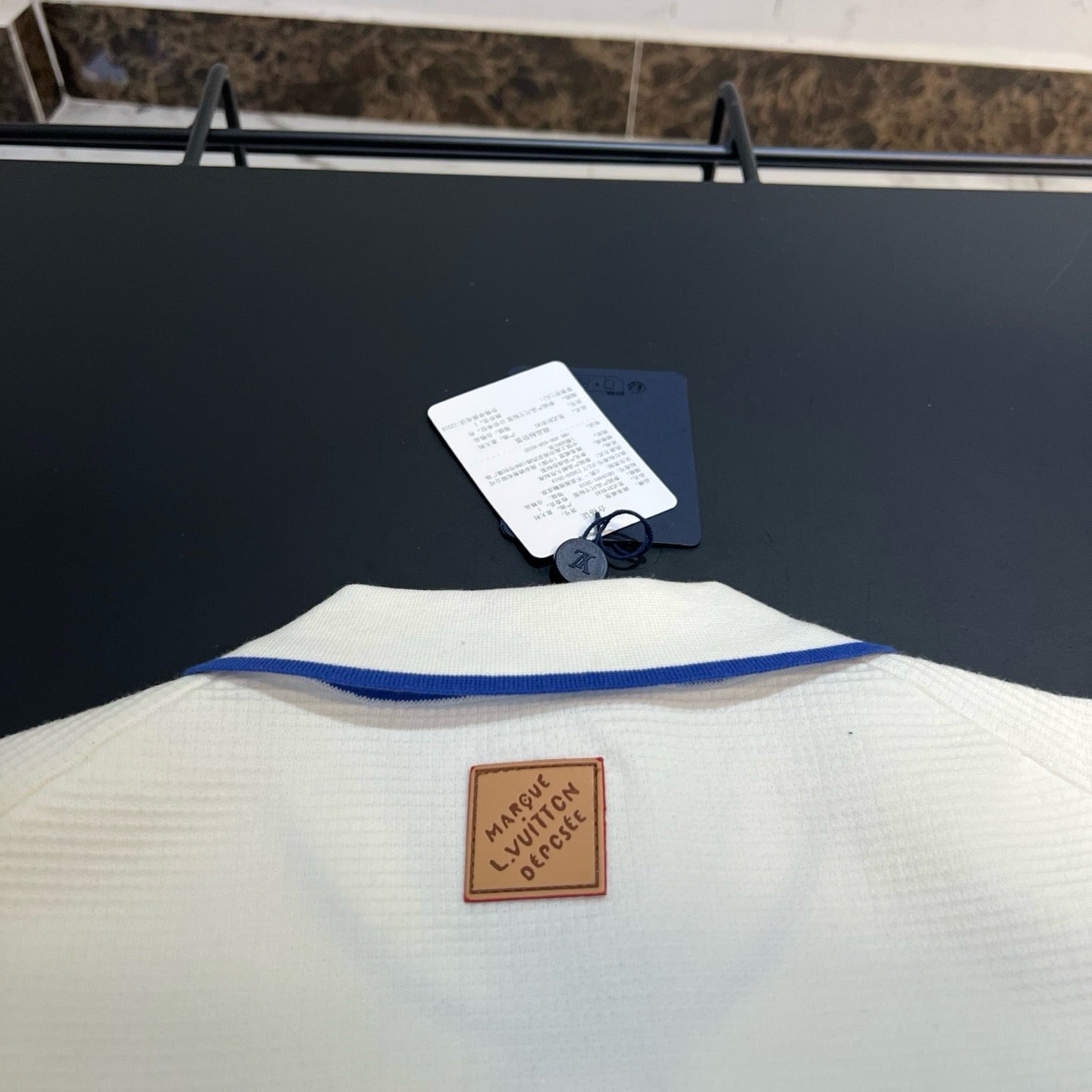 Chemise manches courtes emblématique en maille gaufrée
