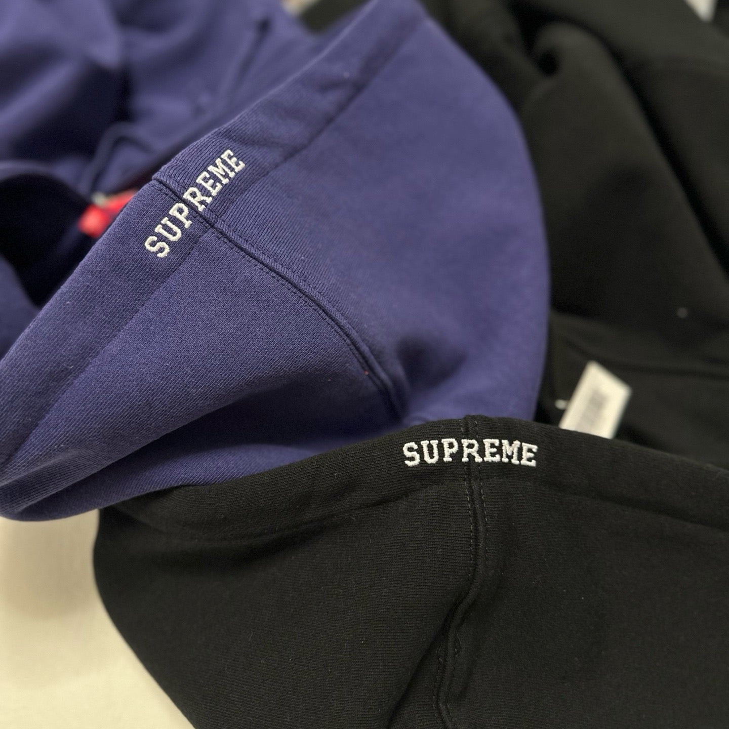 Hoodie
SUPREME X MICHAEL JACKSON