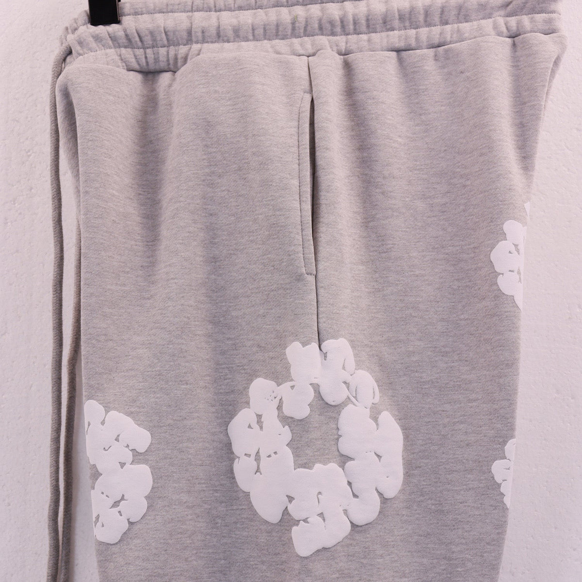 The Cotton Wreath Sweatpants Grey