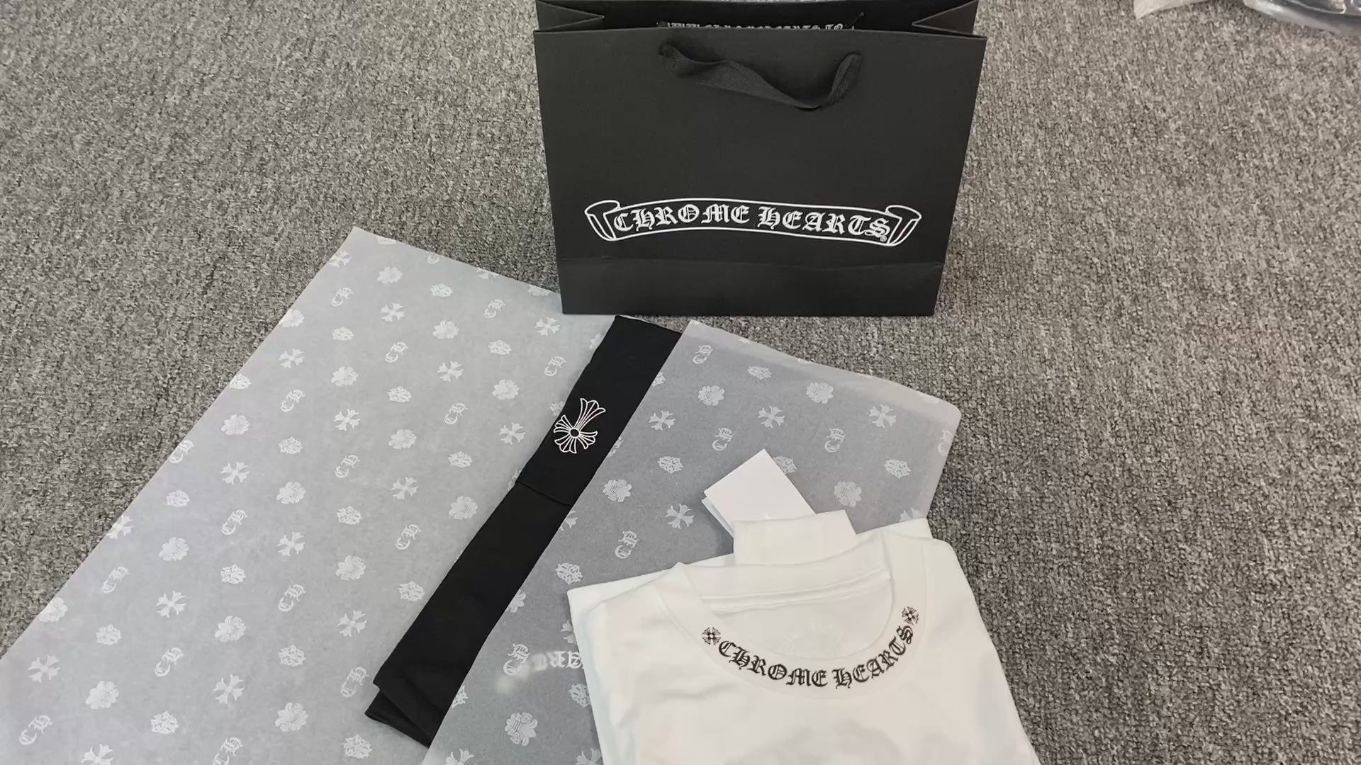 T-shirt manche longue Blanc et Noir