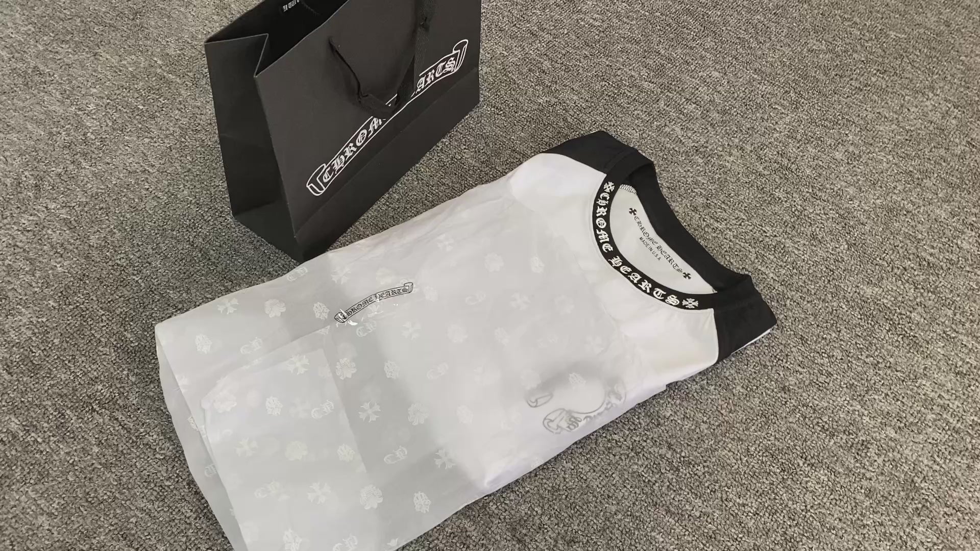 T-shirt manche longue en coton Noir blanc / Blanc noir motif Chrome H
