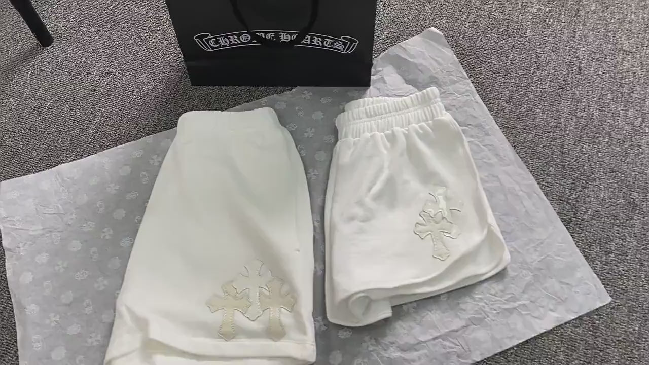 Short en cachemire et Coutures en cuir Chrome Hearts